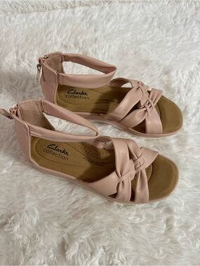 Clarks Pastel Peach Knotted Ankle-Strap Sandals Size 6.5